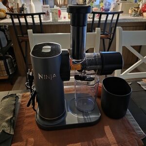 Ninja Black Juicer